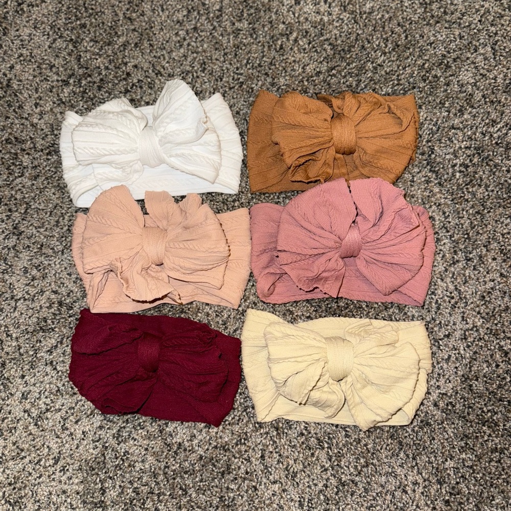 Set of 6 bows for baby - NWOT